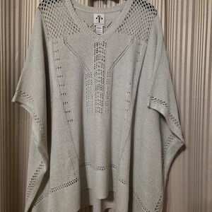 Elegant Knit Women's Sweater in Light Gray